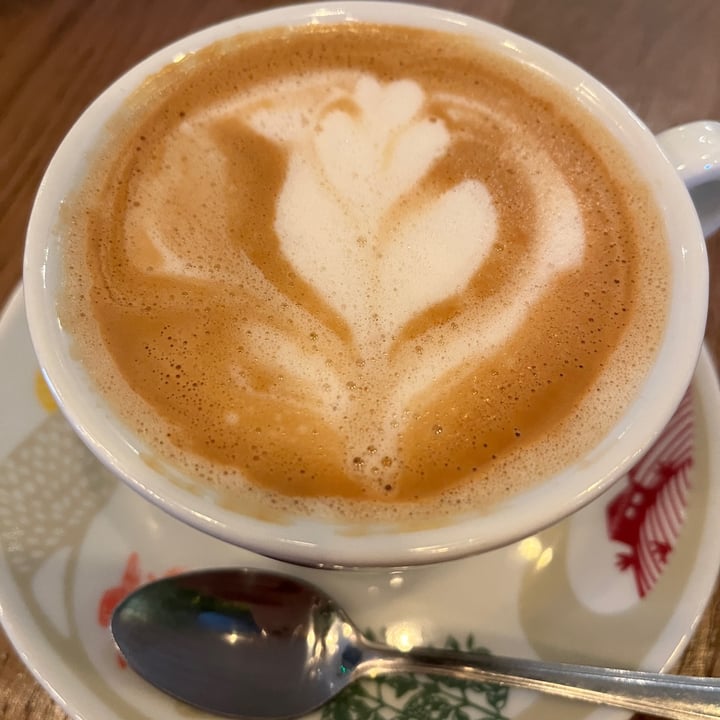 photo of All Bar One Wimbledon Oat Milk Latte shared by @alistar on  14 Oct 2023 - review