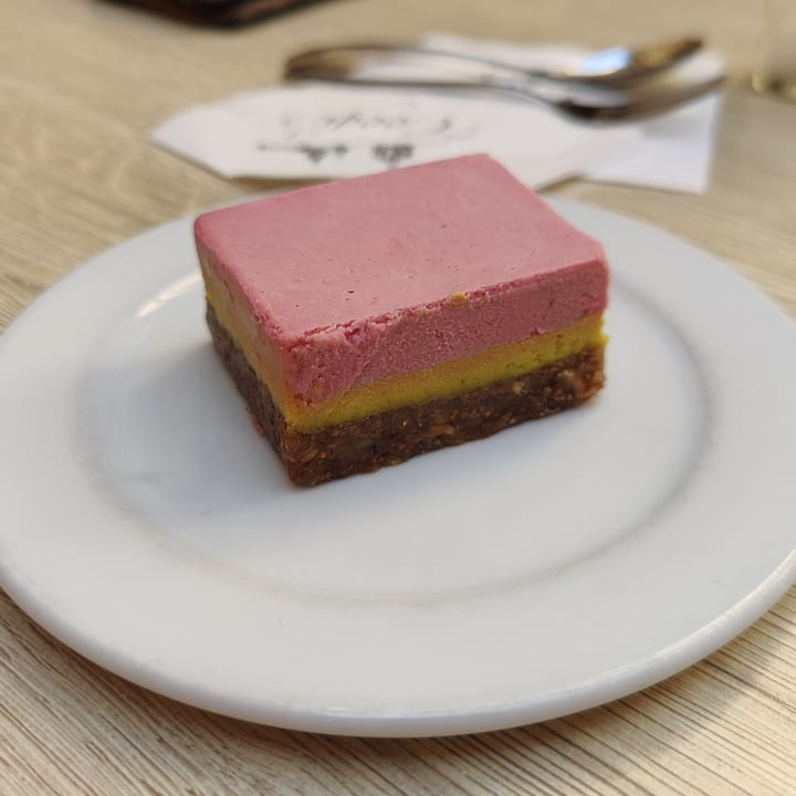 photo of Coogi's Pizzeria @ Palazzo Costanzo Passionfruit & Pomegranate Cake shared by @lukasser on  02 Oct 2025 - review