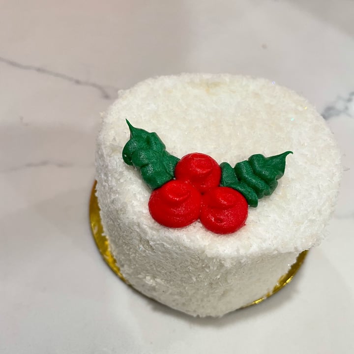 photo of Vegan Treats, Inc. GF Coconut Cake shared by @korkafall on  25 Dec 2024 - review