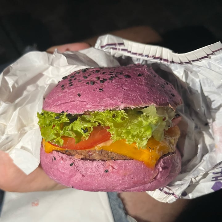 photo of Flower Burger Smokey Butterfly shared by @xanaramos on  21 Sep 2023 - review