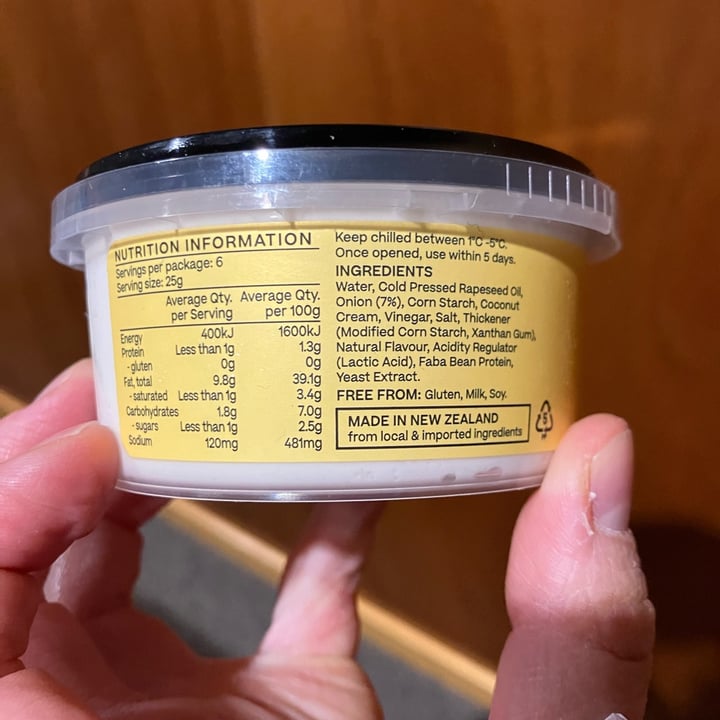 photo of Veesey Dairy Free Kiwi Onion Creamy Dip shared by @funnyoctopus99 on  05 Apr 2024 - review