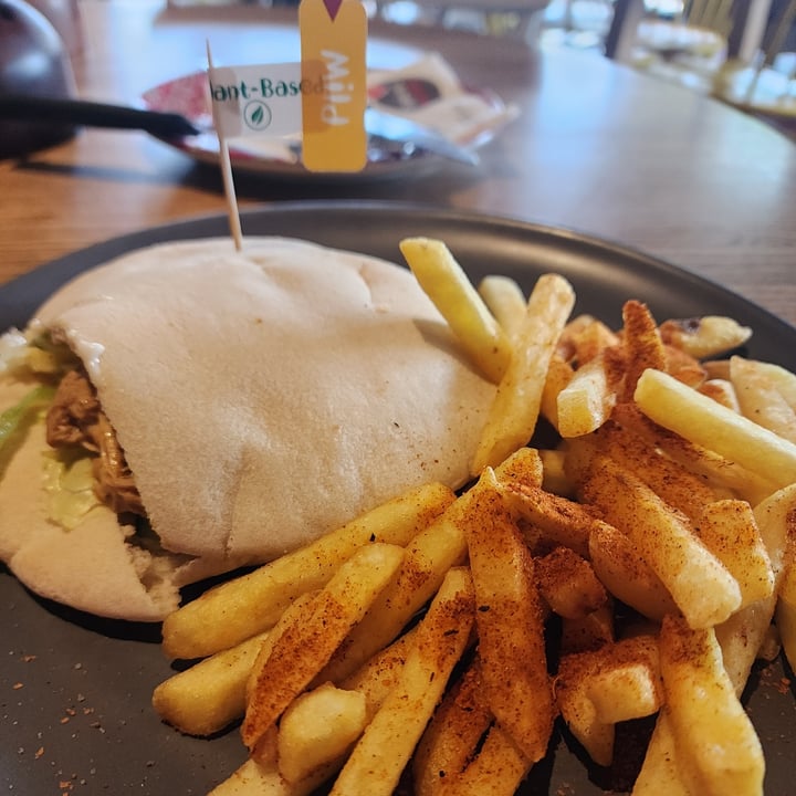 photo of Nando's Athlone Plant Based Pita shared by @sachthevegan on  23 Dec 2023 - review