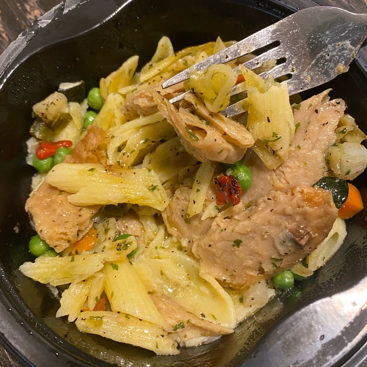 photo of Daring Penne Primavera Plant Chicken Bowl shared by @friendlyvegan on  23 Sep 2024 - review