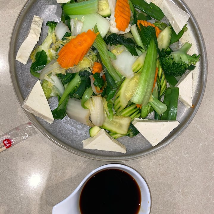 photo of Loving Hut Steamed Mixed Vegetables & Tofu shared by @blacklilyleaf on  25 Feb 2025 - review