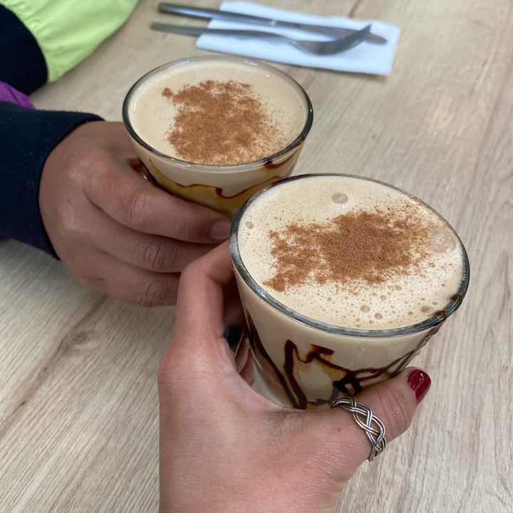 photo of Gastronomía Vegana Algarrobina Sour shared by @pachpam on  08 Oct 2025 - review
