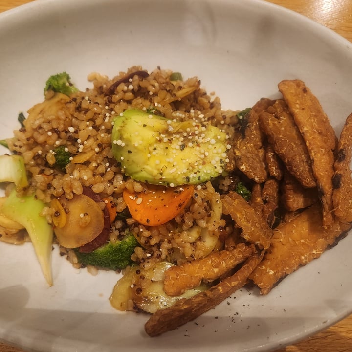 photo of True Food Kitchen Teriyaki Quinoa Bowl shared by @picklesnickels on  29 Oct 2023 - review