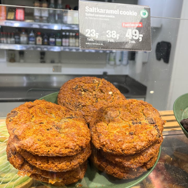 photo of 7-Eleven Saltkaramel cookie (Salted caramel cookie) shared by @asiayportia on  09 Oct 2025 - review