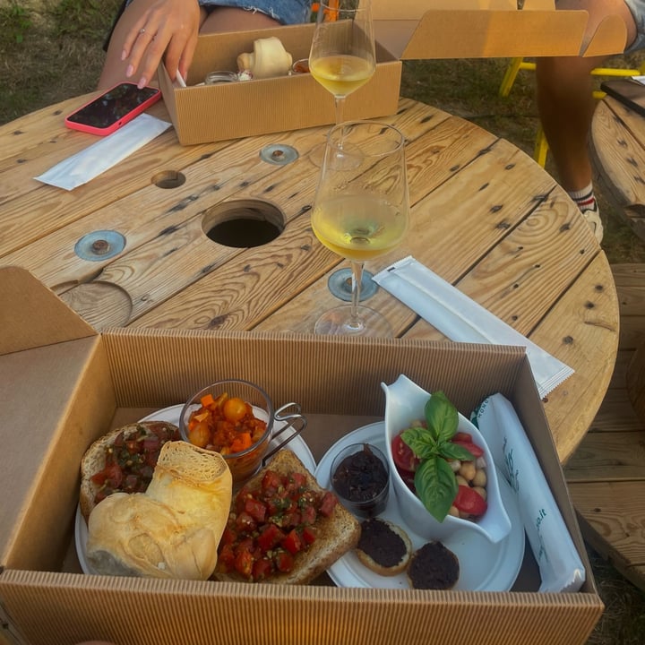 photo of Azienda Vitivinicola Botto Marco aperitivo vegano shared by @aliceballestra01 on  12 Oct 2024 - review