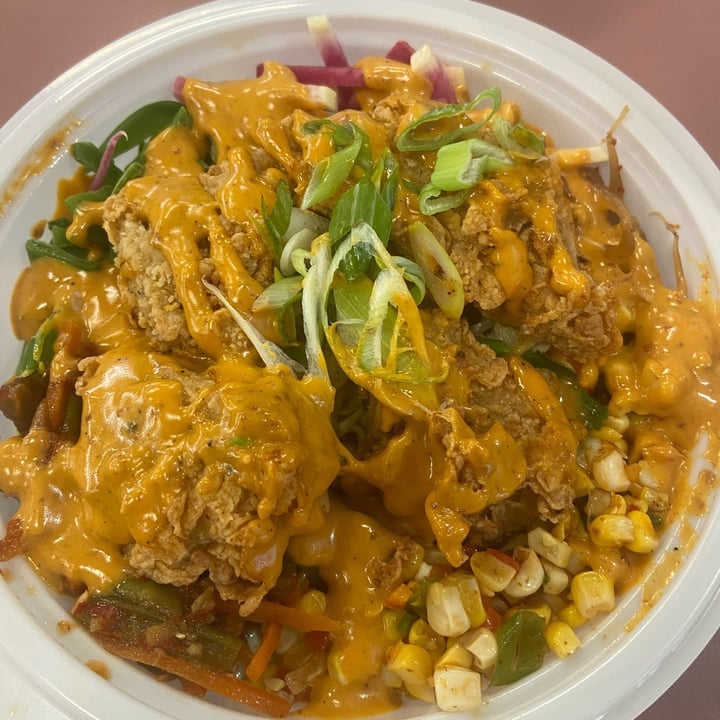 photo of Food on the Fly Vegan Crispy Chicken Rice Bowl shared by @earthlingab on  30 Aug 2025 - review