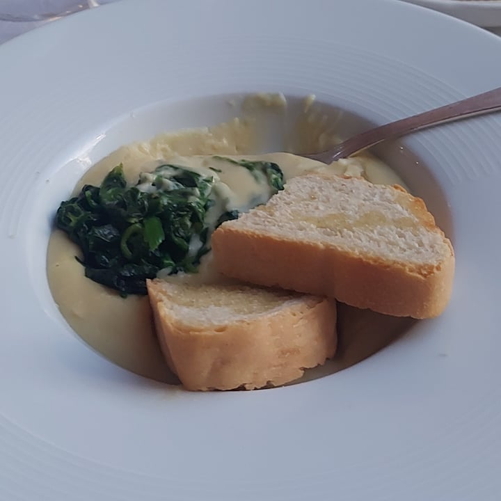 photo of Ristorante dei Consoli Puré Di Fave E Cicoria Con Crosta Di Pane E Olio Di Frantoio DOCG shared by @raymats on  21 Jul 2025 - review