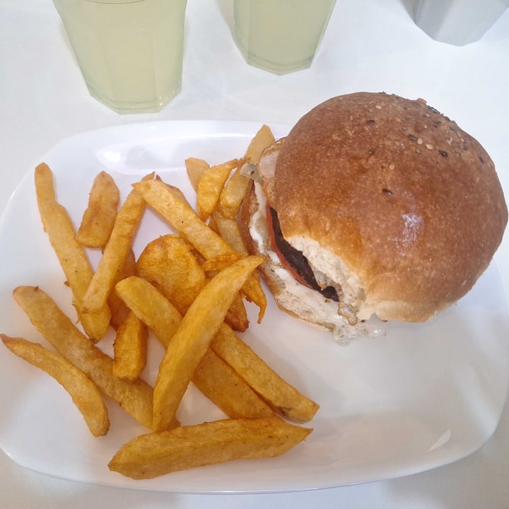 photo of Konu Bar hongos burger shared by @vaninadls on  14 Jul 2024 - review