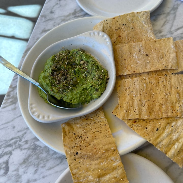 photo of True Food Kitchen Edamame Guacamole shared by @averyeats on  28 Aug 2023 - review
