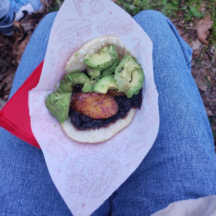 photo of La Reina Pepiada Foodtruck Arepas Vegana shared by @mi-chi on  05 May 2024 - review