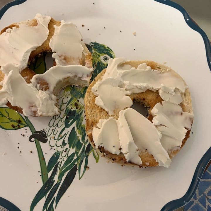 photo of Oatly cream cheese shared by @veganforlife2023 on  22 Oct 2023 - review