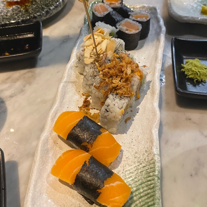 photo of Domò Sushi Hosomaki Salmone Vegan shared by @morgana3011 on  04 May 2025 - review