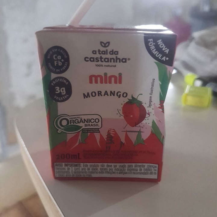 photo of A Tal da Castanha Leite Vegetal sabor Morango shared by @marcia07 on  11 Jul 2025 - review