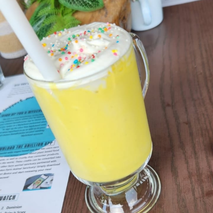 photo of Asher's Corner Cafe @ Ashers Farm Sanctuary Banana Bomb Milkshake shared by @michthevegan on  14 Feb 2024 - review