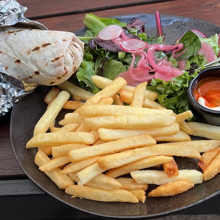 photo of The Cornish Arms Hotel Vegan Souvlaki shared by @veganadam on  11 Sep 2023 - review