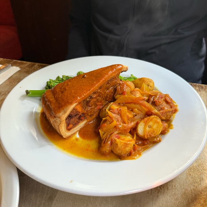 photo of New Forest Inn Lyndhurst Balti Pie shared by @thelondonvegan on  30 Sep 2025 - review
