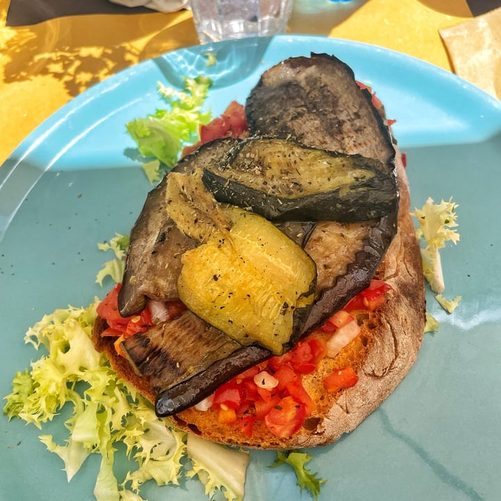 photo of Caffè del Castello Bruschetta Vegetariana shared by @giulia722 on  22 Jun 2024 - review