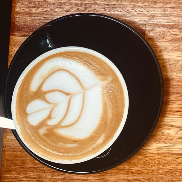photo of Bandada Café Café Con Leche De Almendras shared by @orneherrera on  13 Aug 2025 - review