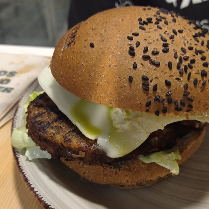 photo of Timesburg Badalona Hamburguesa vegana shared by @moniqueta on  17 Sep 2023 - review