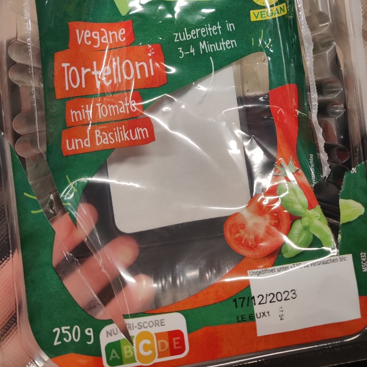 photo of Vemondo Vegan Tortelloni With Tomato And Basil shared by @realsustainablelife on  17 Nov 2023 - review