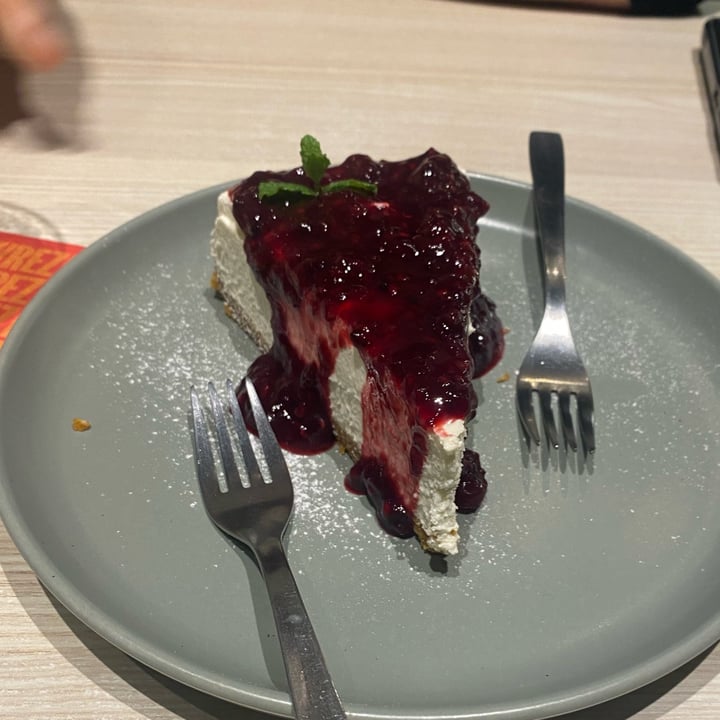 photo of Kind Kitchen Red Fruit Cheesecake shared by @itsaleveg on  13 Mar 2024 - review