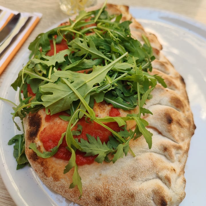 photo of Coogi's Pizzeria @ Palazzo Costanzo Calzone Vegano shared by @lukasser on  02 Oct 2025 - review