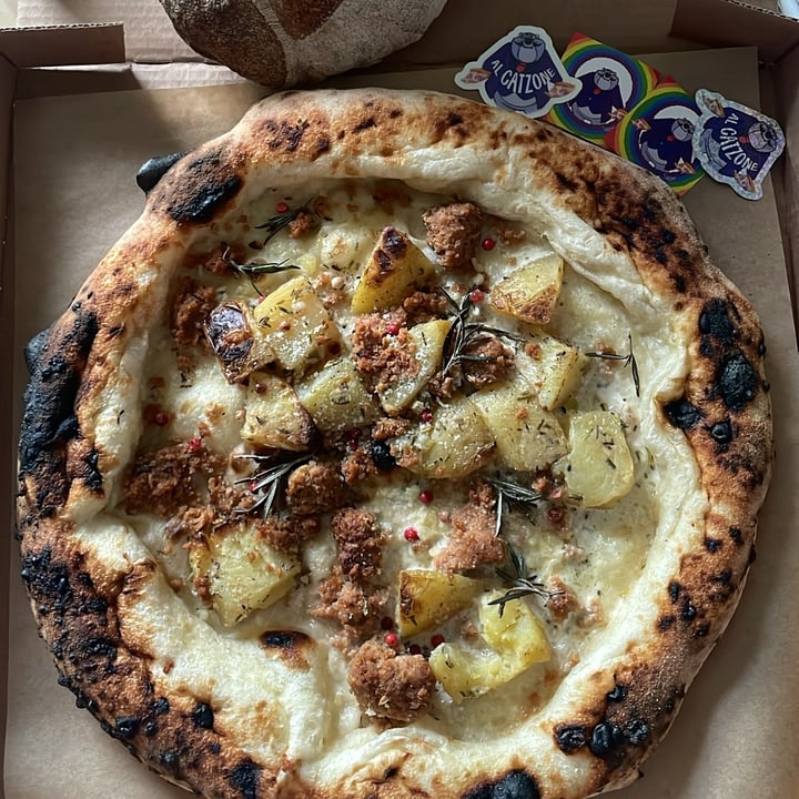 photo of Al Catzone - Pizza Napovegana Pizza Helmut shared by @positivegoldfish21 on  22 Jul 2024 - review