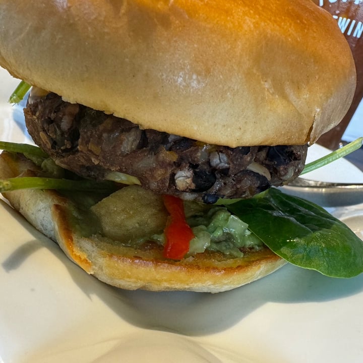 photo of Bravocados Bravo Burger shared by @veganmika on  22 Mar 2024 - review