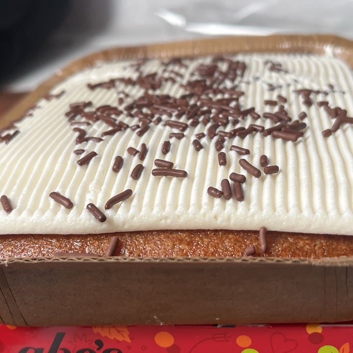 photo of Abe's Vegan Muffins iced pumpkin cake shared by @oshmorethstorm on  08 Sep 2025 - review