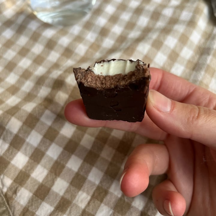 photo of Amo Essere Veg snack crema al cocco shared by @lucyvegan83 on  04 Apr 2025 - review