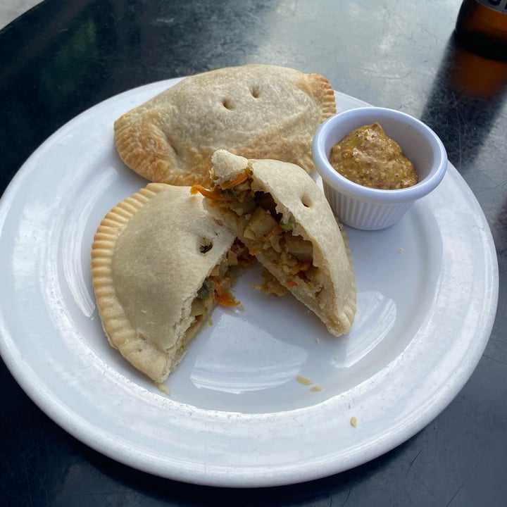 photo of Premier Meat Pies Vegetable Curry Pasty shared by @bailythompson on  13 Aug 2024 - review