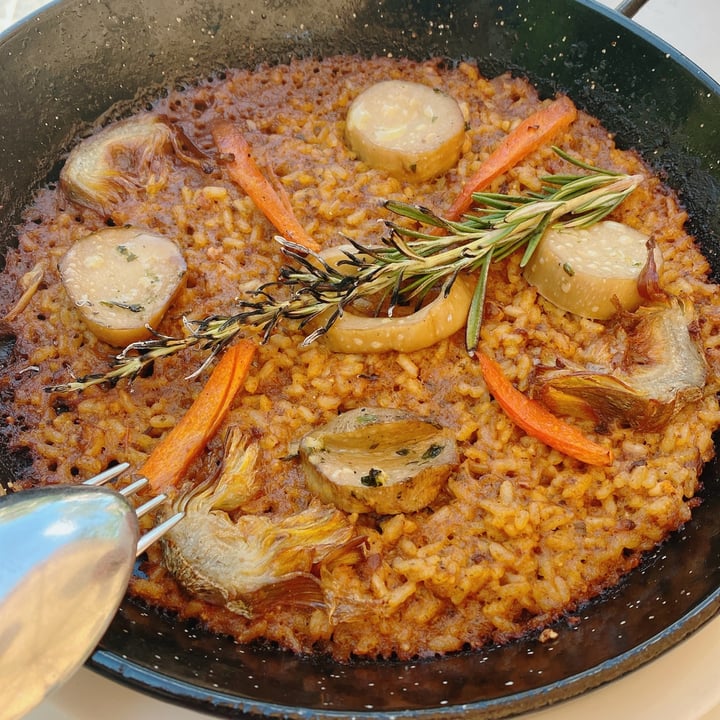 photo of Teresa Carles Paella Con “calamares” Y “vieiras” shared by @vegala on  13 Sep 2023 - review