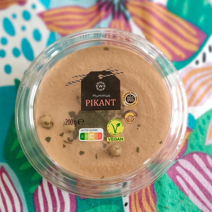 photo of W Hummus Pikant shared by @irene80 on  09 Oct 2025 - review
