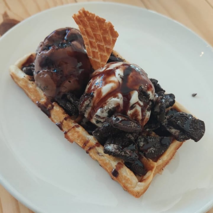 photo of ditto Dreamy Cookies & Cream Waffle shared by @punilu on  28 Jan 2024 - review