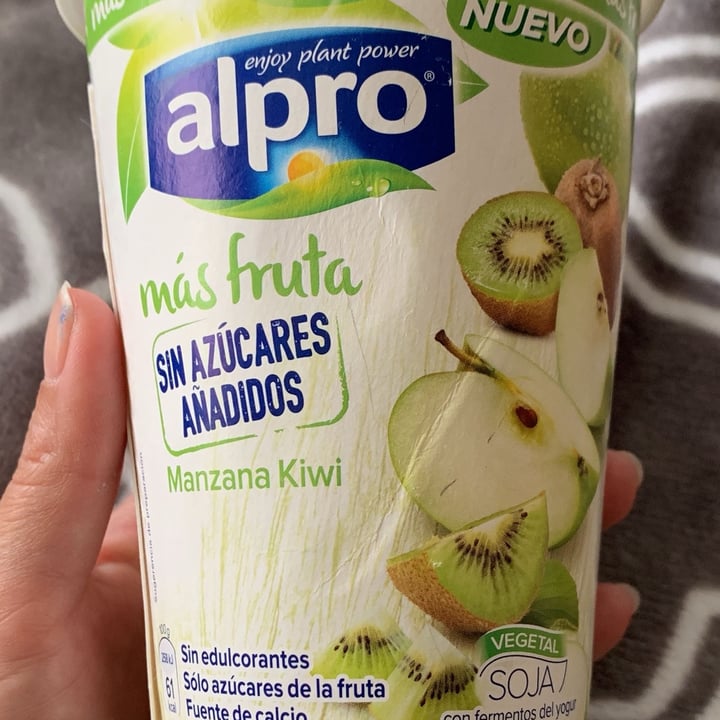 photo of Alpro Yogurt de Manzana Kiwi shared by @elyqs on  26 Oct 2024 - review