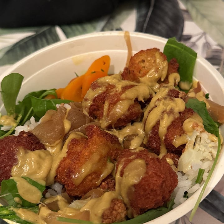 photo of Love in Roll ensalada sri sri shared by @aguimoreno on  13 Sep 2024 - review