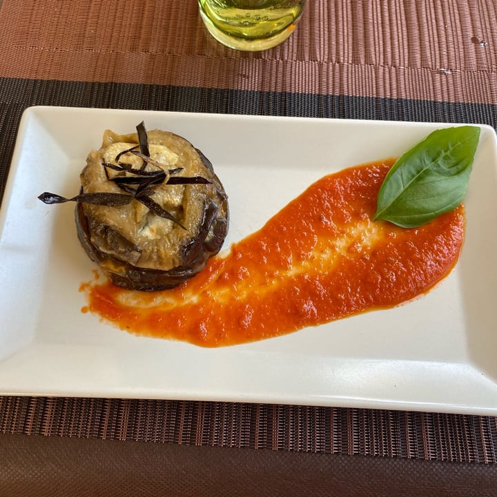 photo of GingerGi Veggie-Pop restaurant Melanzane alla parmigiana shared by @veganfuorisede on  19 Apr 2024 - review