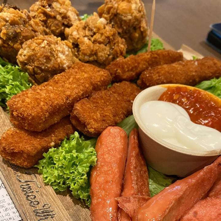 photo of VEGANBURG Woodleigh tapas platter shared by @fxk on  17 May 2024 - review