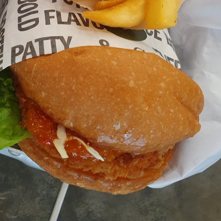 photo of VEGANBURG Woodleigh Chili Krab Burger shared by @mushroomtarian on  10 Mar 2024 - review