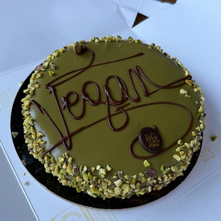 photo of Ko.Bo Vegan Food torta sacher vegana al pistacchio shared by @iosonomina on  28 May 2025 - review