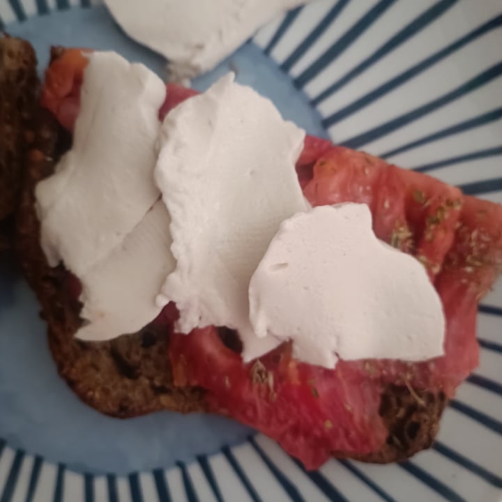 photo of Dream Farm Alternativa vegetale alla mozzarella shared by @giudymorale on  17 Aug 2024 - review