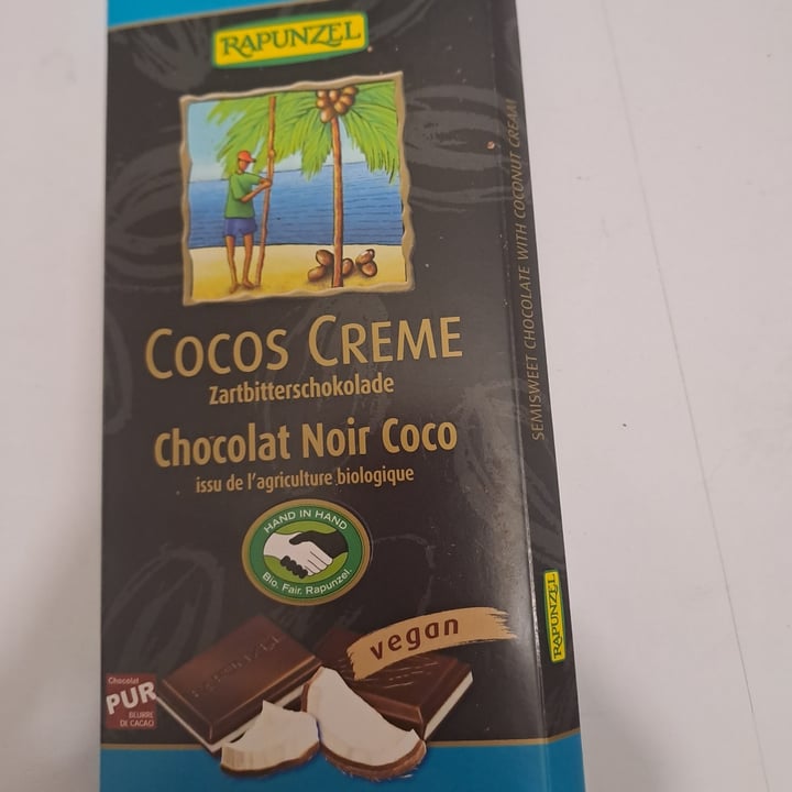 photo of Rapunzel Cioccolato fondente con ripieno al cocco shared by @vegantizi on  10 Dec 2024 - review