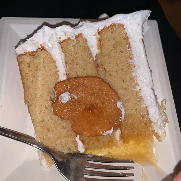 photo of Bunner's Bakeshop Pear and Brandy Cake shared by @tiascaz on  18 Dec 2023 - review