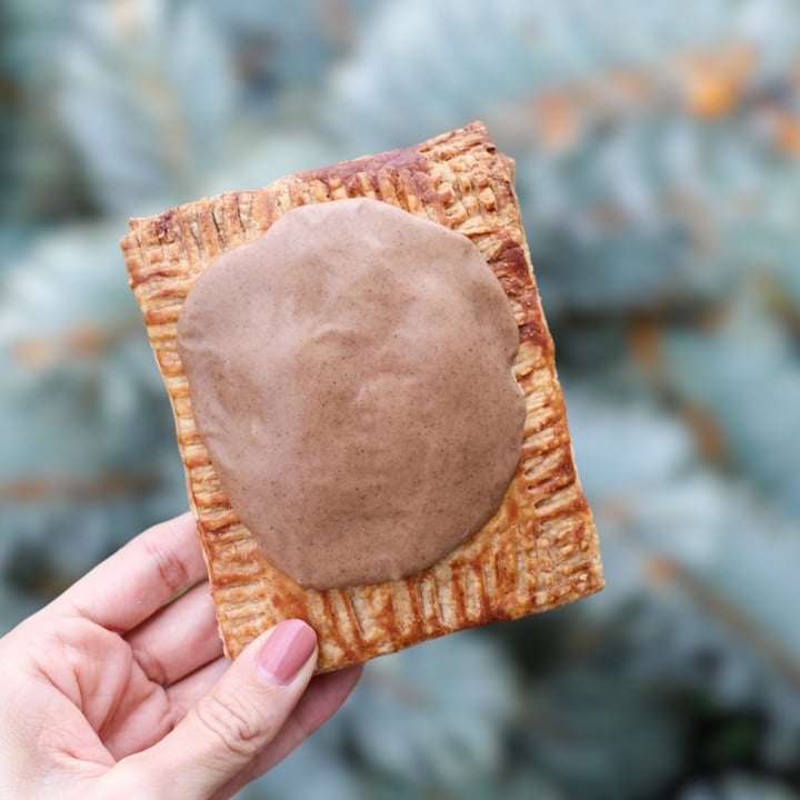 photo of Happy Little Treats Spiced Pear Poptart shared by @lizmaselli on  07 Jan 2024 - review