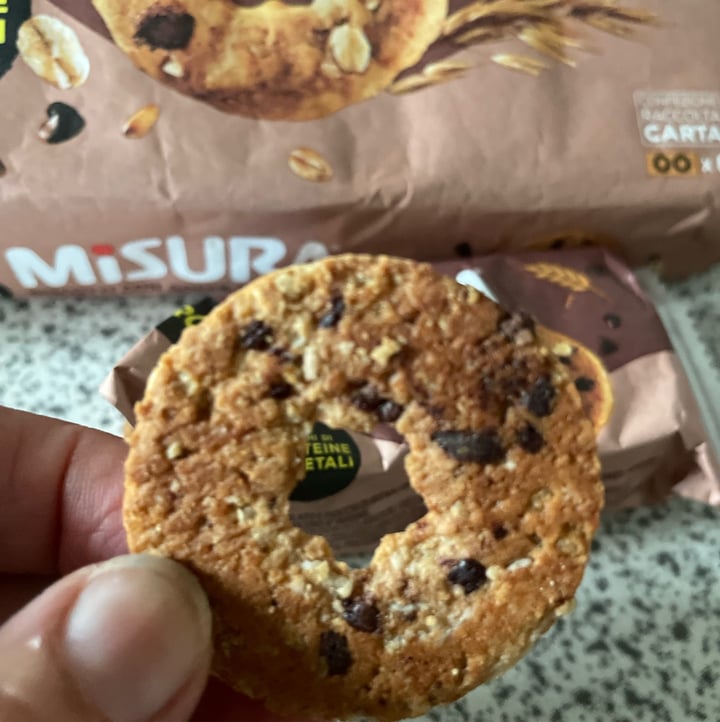 photo of Misura Biscotti con gocce di cioccolato e fiocchi d’avena shared by @lunaros on  10 Sep 2023 - review