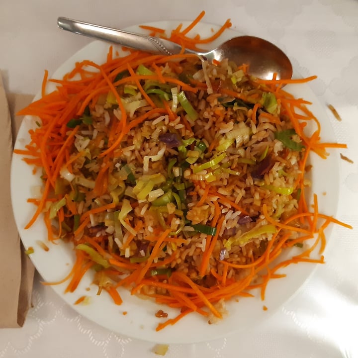 photo of La Almuzara Chop Suey de arroz integral con verduras shared by @duduu on  09 Feb 2024 - review