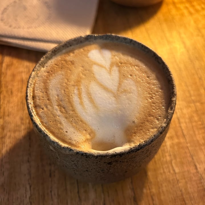 photo of Casa Hulpe - Café de Especialidad latte shared by @juliastepanenko on  27 Sep 2025 - review